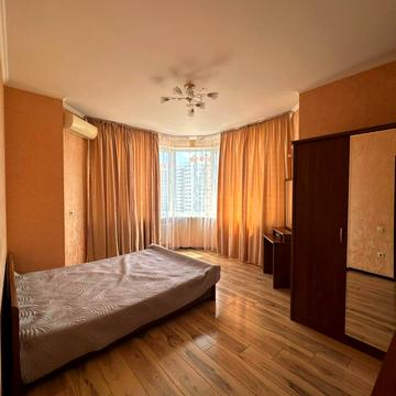 Середньофонтанська вул., 19б