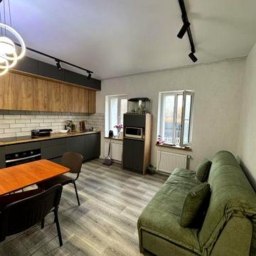 Частина будинку 50м з ремонтом і власною ділянкою