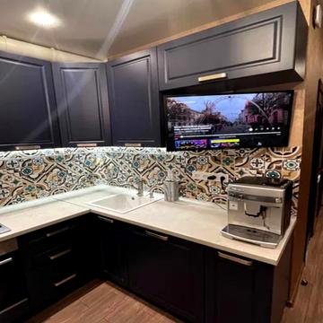 Гвардійців-Широнінців вул., 28а