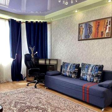 велика 1 кімнатна 47м2 в центрі Бучі