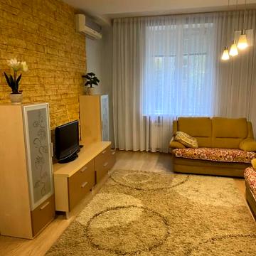 Дмитра Яворницького просп. (Карла Маркса), 15