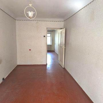 Продам двухкомнатную на Спецстрое 14500