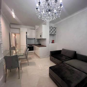 Аркадійське плато вул. (Гагаринське плато), 9