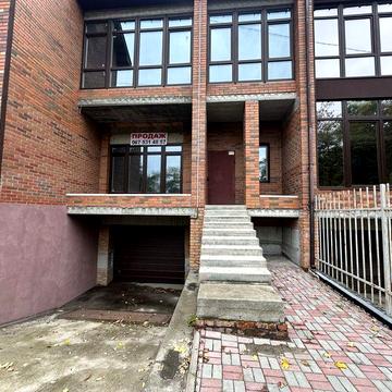 Продаж будинку таунхаусу