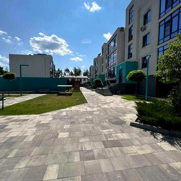 Продам велику 2-кімнатну квартиру - 70 м.кв