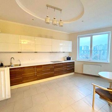 Продам 2 кімнатну з ремонтом в ЖК Смарагдовий Генерала Шаповала 2 ЖК Смарагдовий