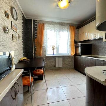 Оренда 2-к вул. Градинська 6, ТРЦ Район, Троєщина