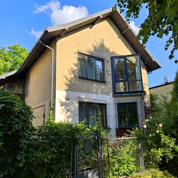 Запорізька вул., 1