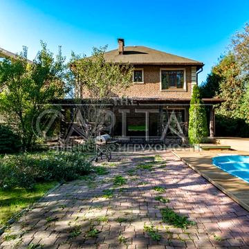 Тарасова нива вул., 22