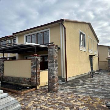 Янтарна вул., 30