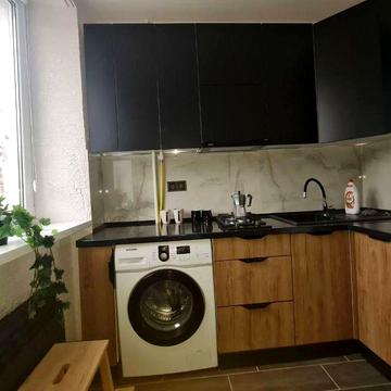 Продам 2 кім в центрі Грушевського