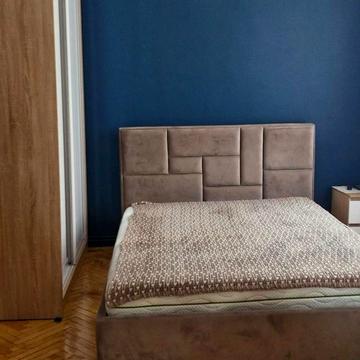 Академіка Володимира Гнатюка вул. (), 12