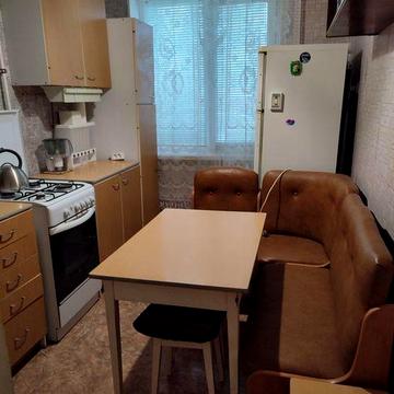 Сдам 2х квартиру на Тинка