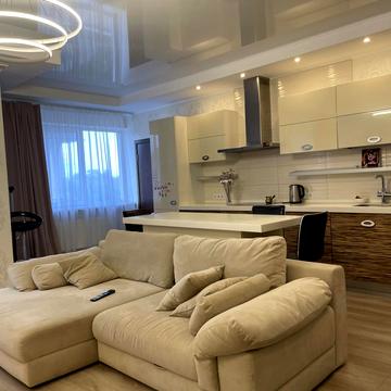 Яблунева вул., 8