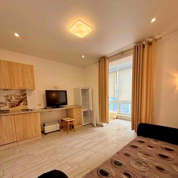 Джерельна вул., 4