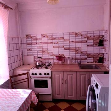 Срочно 2х-комнатная в центре Космоса. 2й/9этаж