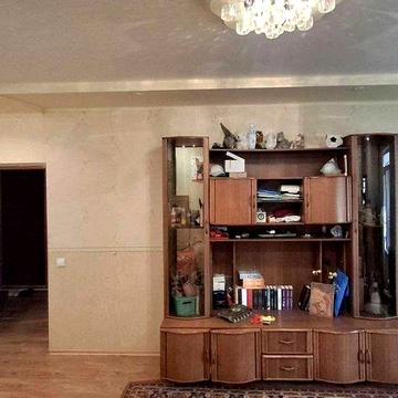 Простора тепла 3-х кімнатна квартира у Центрально-міському районі