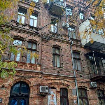 Продам 4-х комнатную квартиру на Большой Арнаутской