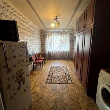 Дванадцятого Квітня вул., 32