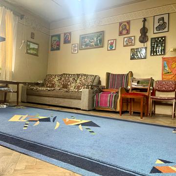 Угорська вул., 14б