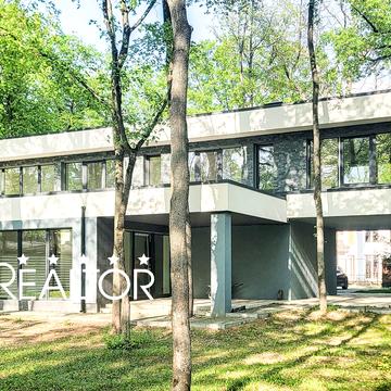 Лісопарківська вул.