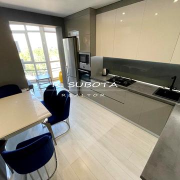 Набережна Перемоги вул., 44п