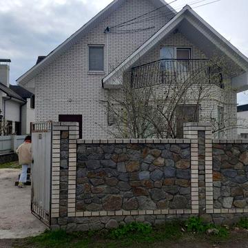 Продам 2 поверховий будинок в елітному районі м. Житомира