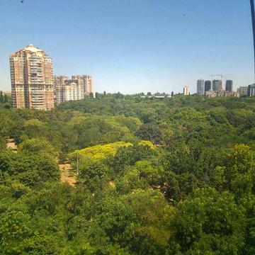 Продам 4х-квартиру на вул. Добровольців (Говорова) 15 парк Перемоги