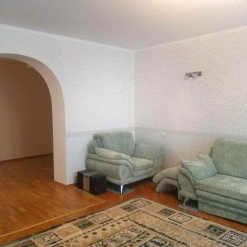 Продам 4х-квартиру на вул. Добровольців (Говорова) 15 парк Перемоги