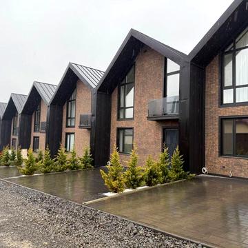 Танхаус із дизайнерським ремонтом у р-ні ТЦ Дастору