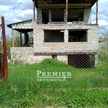 Продаж 3к Дім Середня вулиця