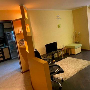 Сдам двушку 80кв м