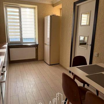 Три кімнати, два рівня, новий ремонт та будинок!