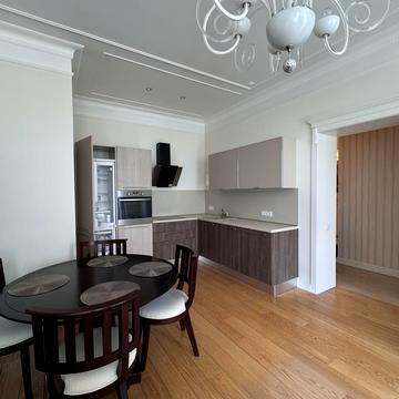 Івана Мазепи вул. (Січневого Повстання), 16