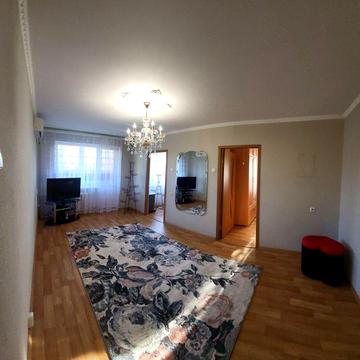 Срочно продам 3-х  кімнатну квартиру .