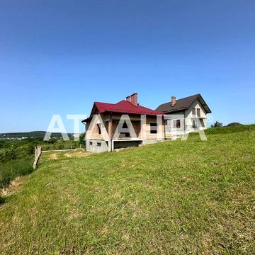 Прода окремостоячого будинку у с. Малехів на пагорбі