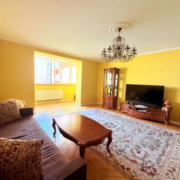 Старицького вул., 20/4