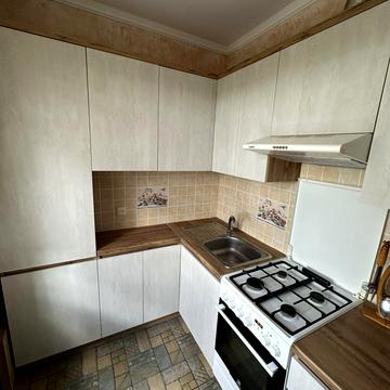 Симоненка вул., 18