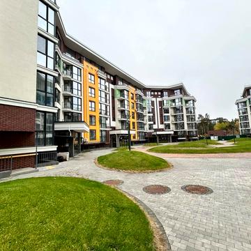 Радистів вул., 40