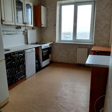 Романа Шухевича просп. (Генерала Ватутіна), 4