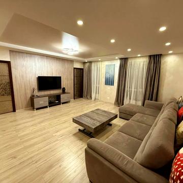 Левка Лукяненка вул. (Василя Жуковського), 16, 18, 20, 24