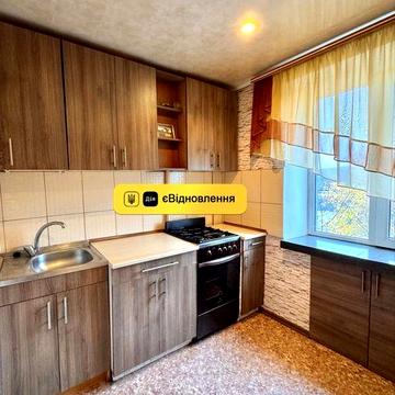 Продам 3-комнатную квартиру в кирпичном доме, район Украина