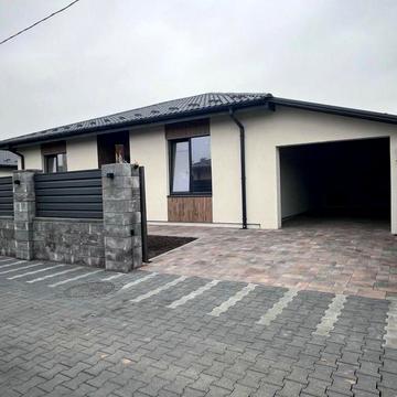 Продаж нового будинку з гаражем в КМ Гостомель!