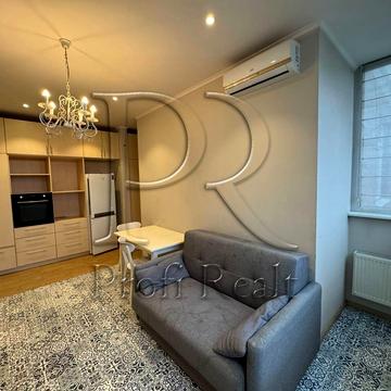 Жилянська вул., 118