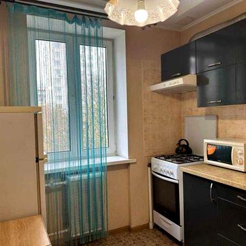 Шулявка, вул. Гетьмана 30, затишна 1к. є газ! Метро 15хв пішки