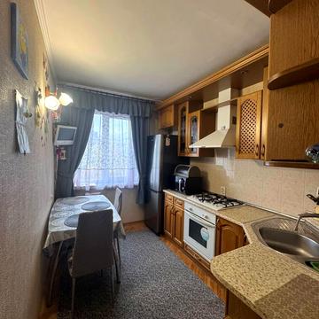 Павела Йозефа Шафарика вул. (), 8