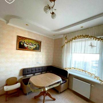 2К Квартира в будинку біля парку, Вишгород