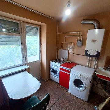 2 кімнатна КВАРТИРА 54 кв.м біля АТБ, житловий стан, 2 балкони, лоджія