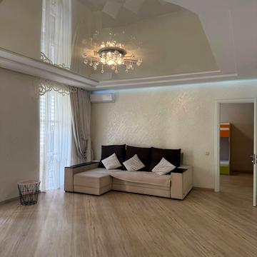 Зарічанська вул., 11