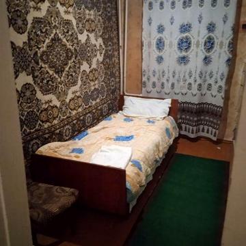 Сдам в аренду часть дома, две комнаты. С хозяином. Все удобства